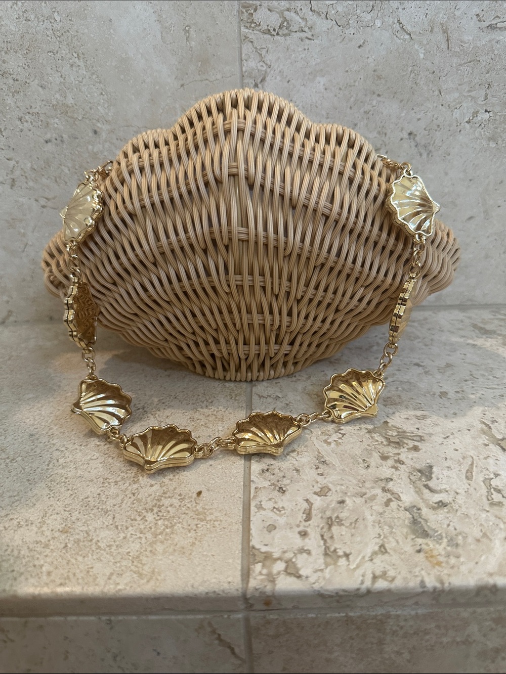 Tommy Bahama Natural Woven Straw Clutch with Gold Shells strap NEW condition